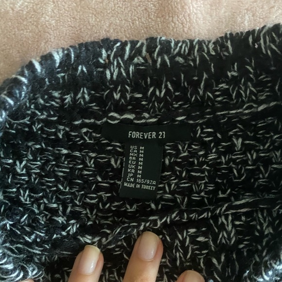 Forever 21 sweater - Picture 2 of 2